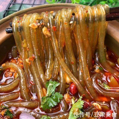 秘制家庭酸辣粉一出锅，方圆十里都飘香