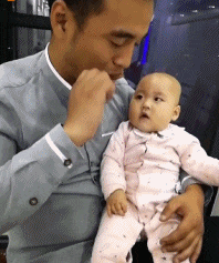|搞笑GIF:长点心吧 对面住的可都是单身汉啊