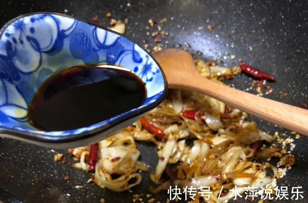 比肉好吃的素菜,3块钱一斤,每次买2根就能炒一盘,看着都解馋