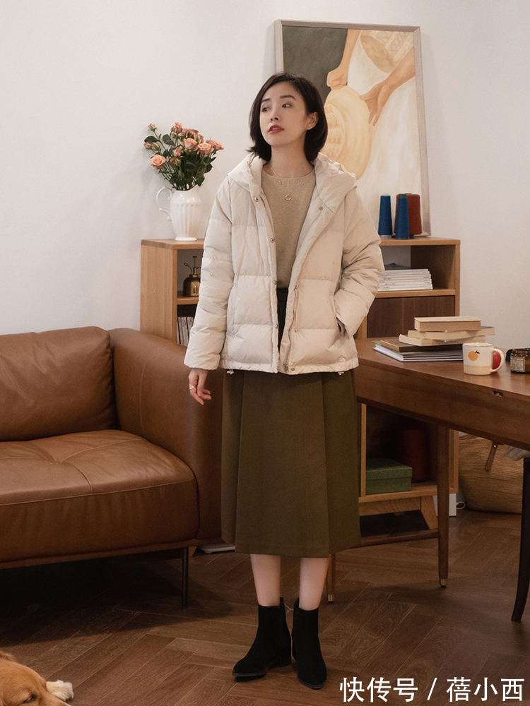 天蓝色|冬季赶时髦也不能忘了保暖,分享4款实用“羽绒服”,适合普通人