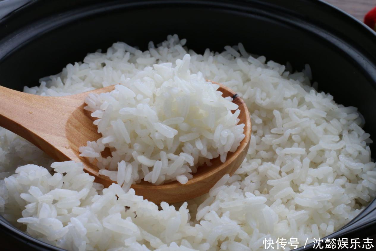 比例|煮饭时,不要直接下锅煮,教你5个技巧,煮出来的米饭又软又香甜