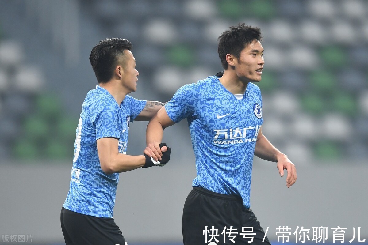 青岛队|4-1大胜!昔日留洋前锋收获中超首球,曾被评为世界60大新星