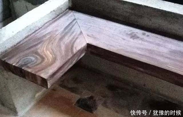 鱼缸和池还可以这样结合?只能说很有想法,有钱我也搞一个!