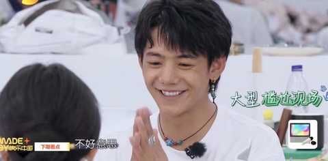 張碧晨|趙麗穎回歸中餐廳，耿直人設(shè)不改，吐槽丁真米線沒做熟