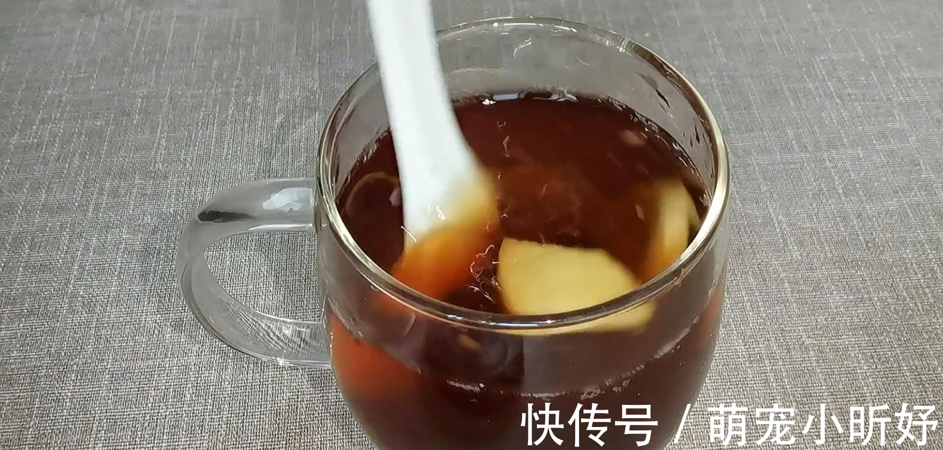 朋友介绍的减肚子的方法真神奇，一个月大肚腩不见了，效果太好了