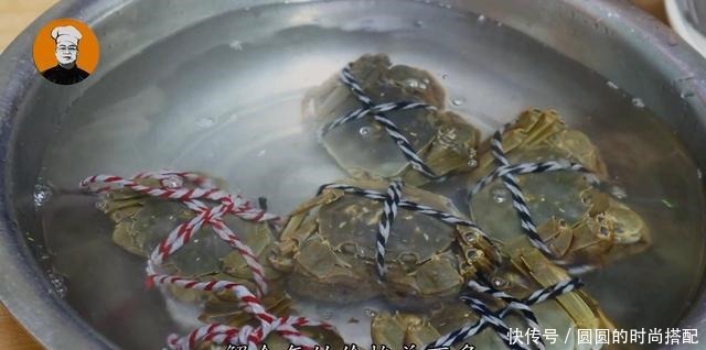 怎样蒸螃蟹不留黄也不腥,大厨教你正确做法,原来这么简单!