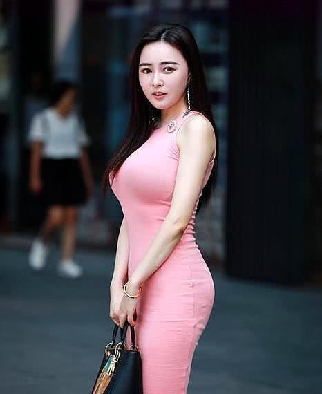 身姿 闭月羞花的小姐姐，婀娜多姿，性感迷人，秀出窈窕的身姿