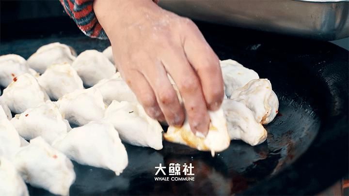 开了20多年的煎饺店，路过不停脚算我输！