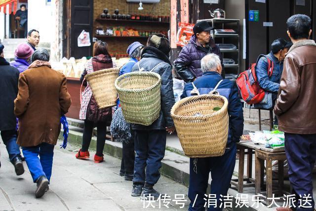 打铁器|谁说女子不如男，偏岩古镇除了全国闻名的女铁匠外还有个女修鞋匠