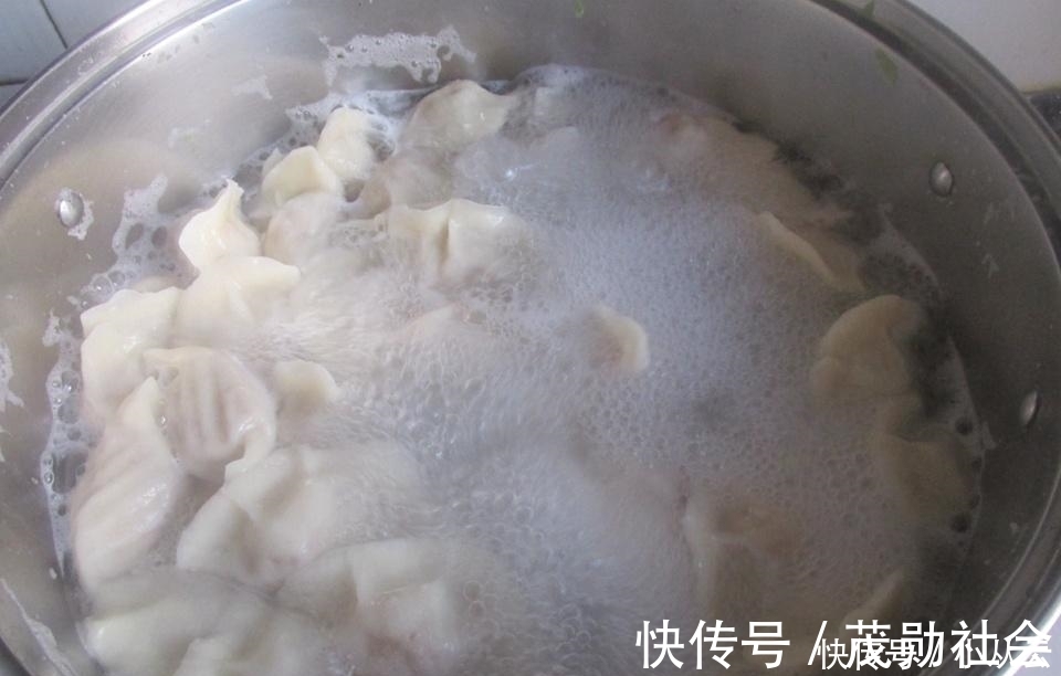 冬天用它包饺子, 比肉馅香100倍, 皮薄馅大1周吃2次, 乳腺不生病