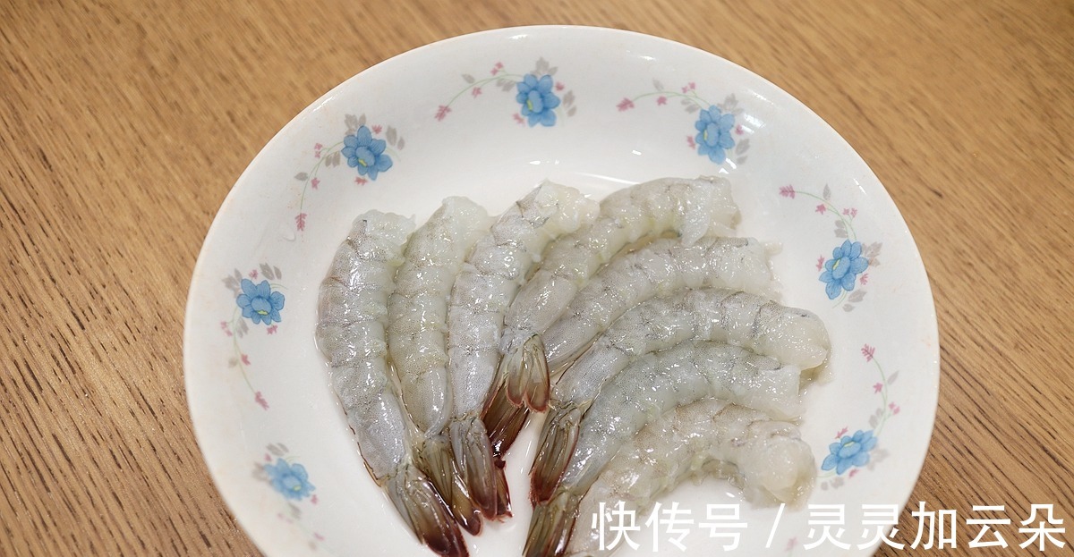 虾饼|立秋多喝这锅萝卜汤，清鲜甜美开胃顺气，搭配多种食材美得很！