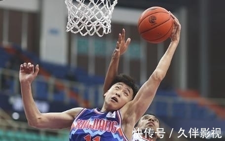 球迷|实锤?阿不都沙拉木批评后他先失常,但赛后举动让球迷放心了