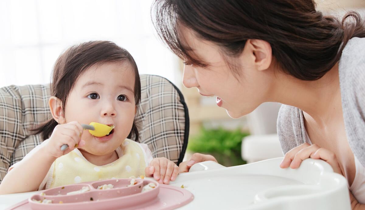 汤泡饭|汤泡饭虽然方便,但幼儿久吃却不好,孩子再爱吃,也别给宝宝多吃
