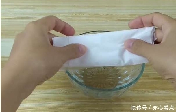 白酒|穿高跟鞋逛街,脚又累又痛,学会小窍门,逛一天街都不会累