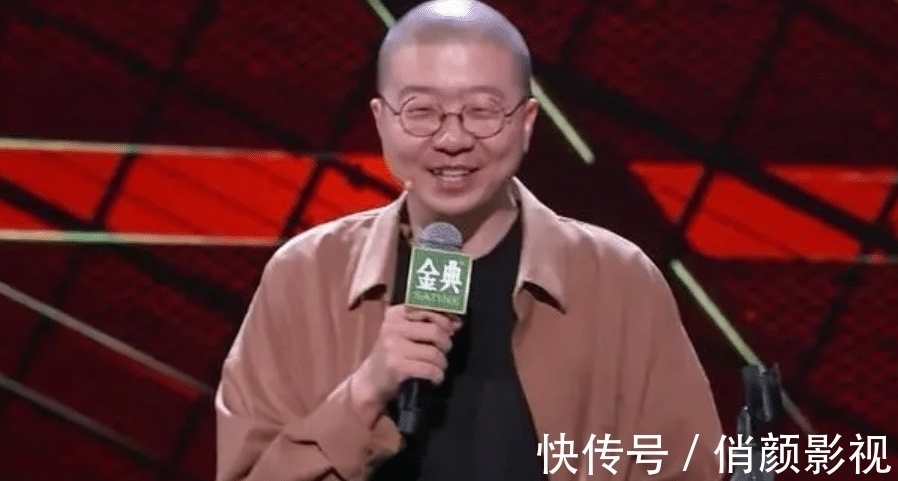 每个演员都很努力，从普通到闪闪发光，台上熠熠生辉