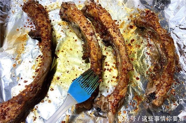 想吃烤串不用去烧烤摊,自己在家做,外焦里嫩,干净卫生,真解馋