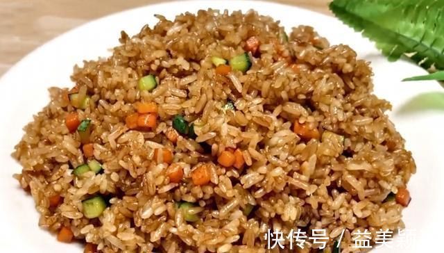 好吃|家里有剩米饭,别再做蛋炒饭,试试此做法,米饭粒粒分明,特好吃