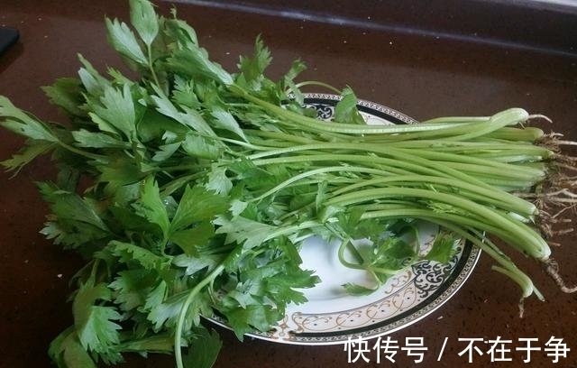 吃芹菜为什么不吃叶子？大部分人不清楚，为了健康不妨了解一下