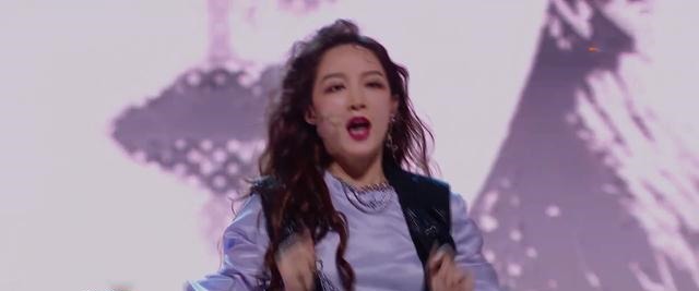 球迷们|郎姐孟佳营销成功、王霏霏已经成为一块踏脚石