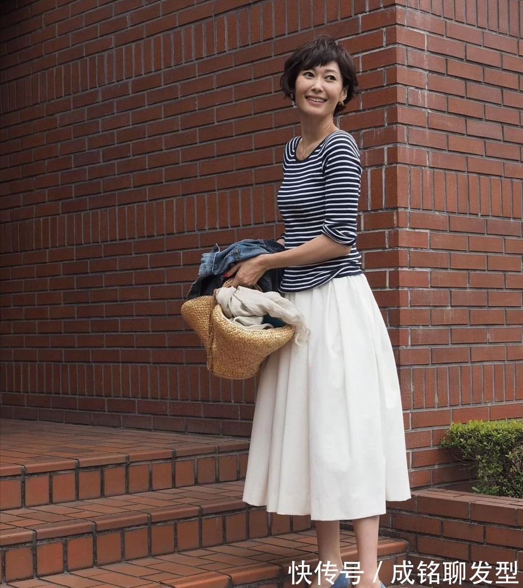 选用|过了四十岁的女人更要注重衣品，试试这三种减龄搭配，优雅又高级