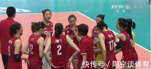对手|中国女排比赛发球时,是谁指挥队员们发什么样的球?是郎平吗?