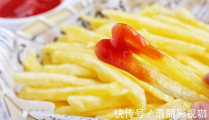 炸制|炸薯条时，裹面粉直接炸就错了，教您正确做法，薯条又香又脆
