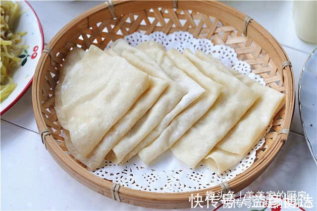 又薄又软的水烙馍,其实很简单,不用煎不用烙,卷菜卷肉都好吃!