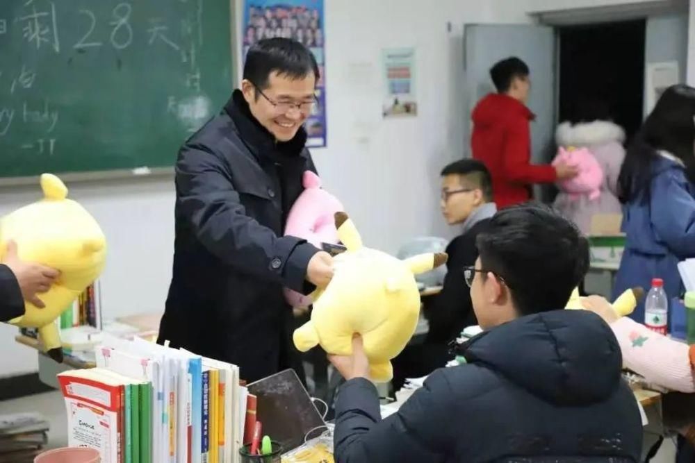 同学|祝你“脐”开得胜、马到“橙”功！