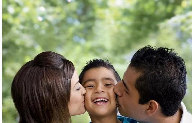 刘女士|白岩松:情商比智商更为重要,常对孩子说这4句话,娃情商不会低