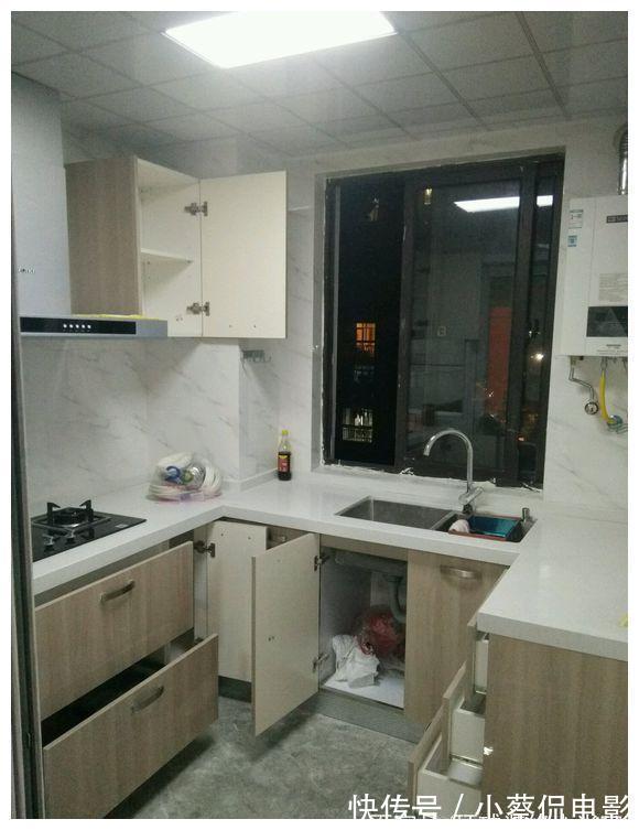 装修|135平装修了5个月,硬装12万不包家具家电,客厅餐厅铺墙砖很大气