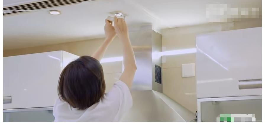 宋研霏|宋妍霏不尊重人?请杨迪吃饭用自热锅当菜,馊汤上桌致其肠胃不适