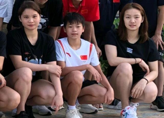 红姐|玩海上蹦极感受自由落体,网友:全红婵害怕吗?红姐的小表情亮了