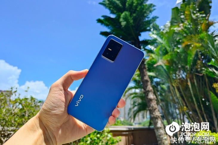 美颜|vivo S10 Pro评测：自然柔光人像自拍有啥不同？