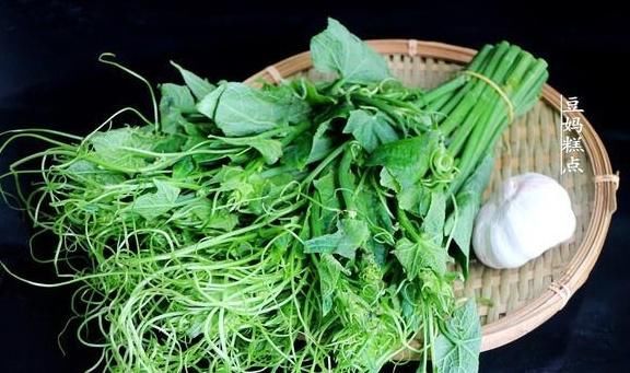 鲜嫩|热天，遇到此菜我必买，简单一拌，鲜嫩营养，很多人却不知道
