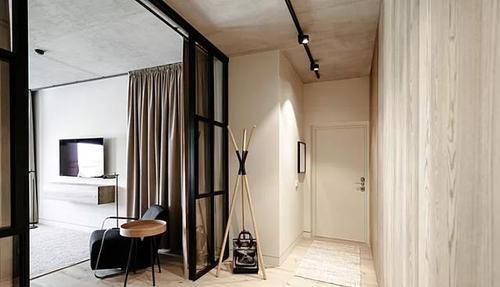 齐家依依|75㎡一居室,收纳从入户做起,卧室挤衣帽间,偷空间毫不输日本人