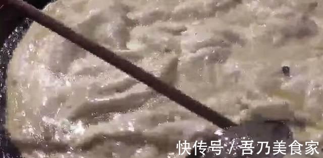 面粉|80后男子用“面粉”做的这道小吃, 刚下锅, 顾客却都掏出了手机!