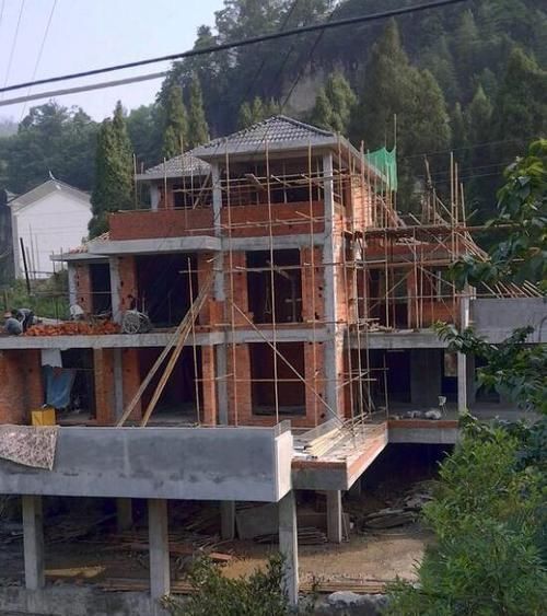 浇筑|100万在依山旁水的半山腰建三层别墅，成朋友们眼中的人生赢家