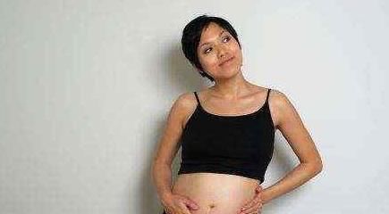 脐带绕颈|最容易引起胎儿“脐带绕颈”的,是这4件事,孕妈最好一件都别做