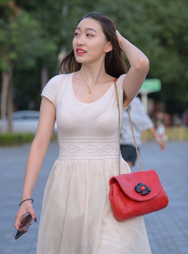 蕾丝 美女的高级感让我自卑,清新又有个性