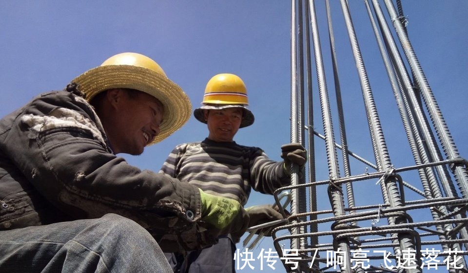 啤酒|为什么有的工人,午餐和晚餐喜欢配一瓶啤酒得知原因,有点无奈!