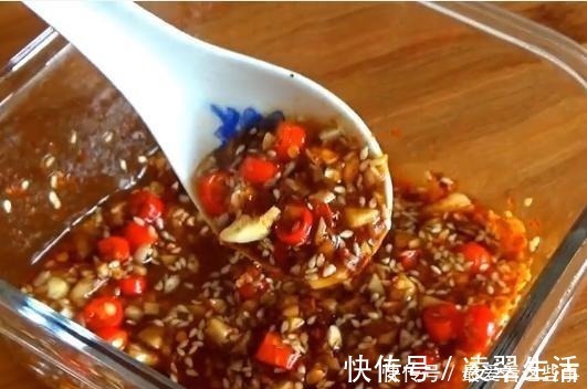 腰肢|42岁的小姨常用“它”当晚餐，腰肢纤细，皮肤水嫩特显年轻