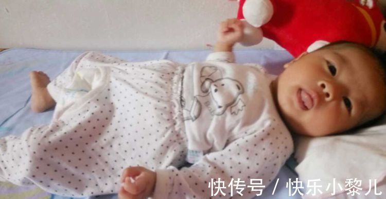 家长|宝宝出生18天学会翻身,奶奶乐得与亲友炫耀,却被儿子送回老家