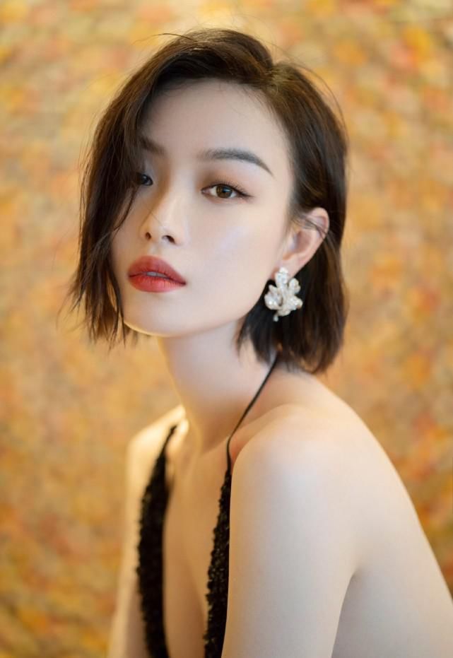 锁骨发out了！2021短发流行这么剪，烫不烫都超好看