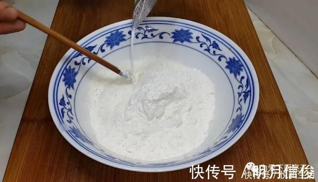 好吃|红豆饼这样做太好吃了,锅里烙一烙,我家一周吃五次,真的太香了