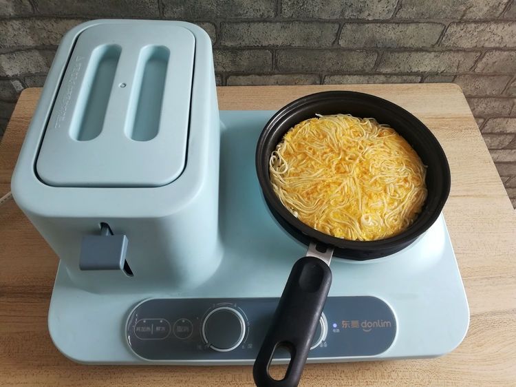 方便面还能煎着吃?带你解锁泡面的新吃法,好吃停不下来