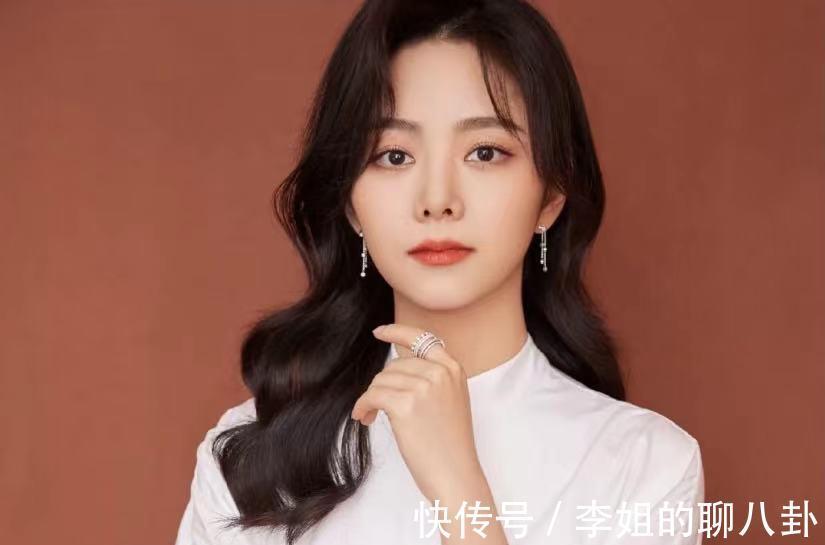 蓬松度|脸圆、脸上肉多的女生,不适合3种卷发,很容易显得脸更圆