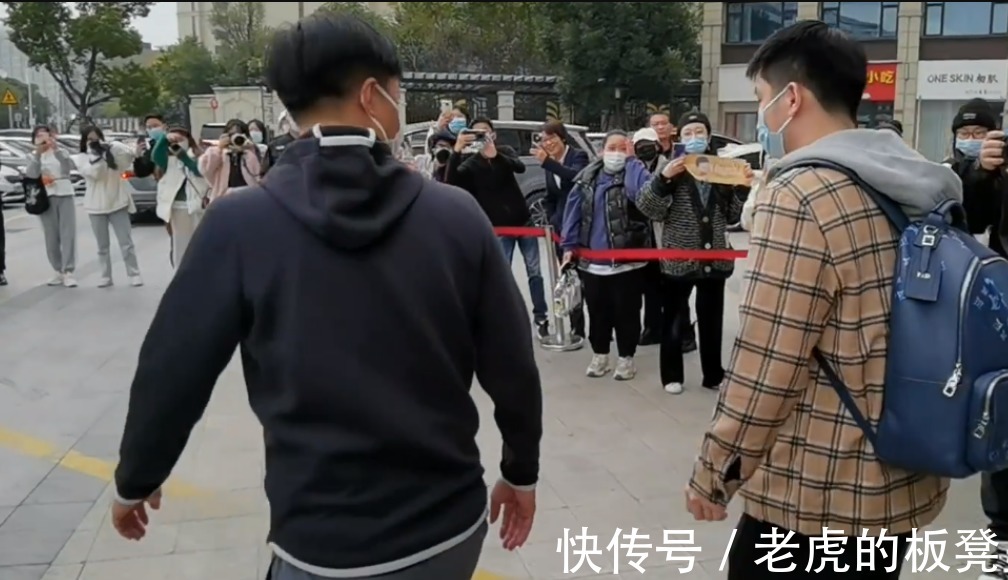 伊藤美诚|突发官宣！刘国梁总教练飞抵美国休斯敦世锦赛，他还是不放心啊！