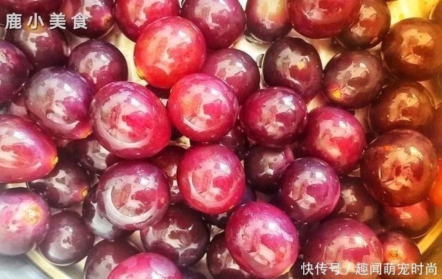 原来葡萄不能只用盐水洗!果贩教你一招,干净清爽,连皮都能吃