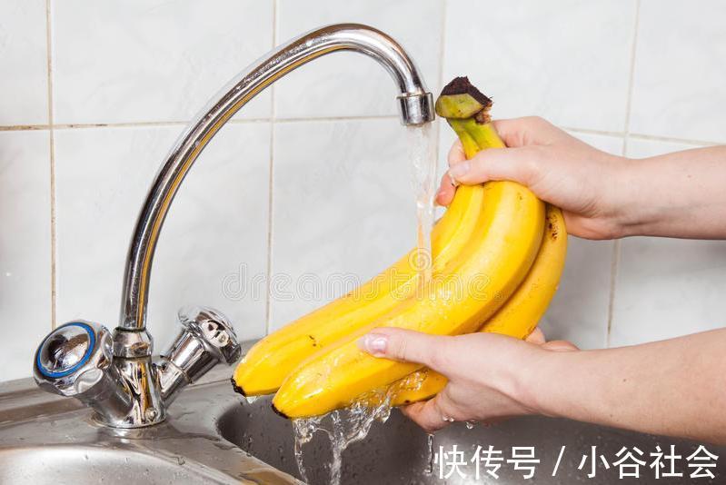 妙招|香蕉好吃却不容易保存教你一个妙招,放一周不腐烂不变黑