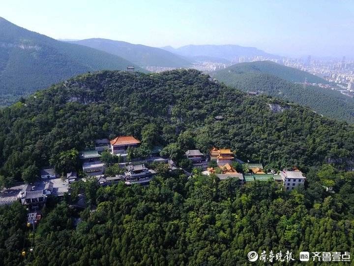 青翠欲滴|青翠欲滴，俯瞰济南大千佛山景区美景